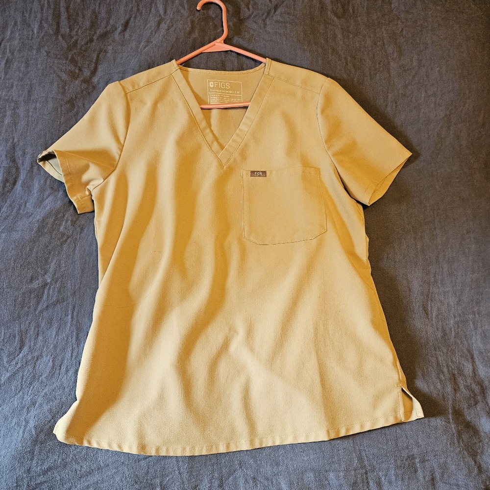 FIG Clothing Catarina One-Pocket Scrub Top in Sandstone